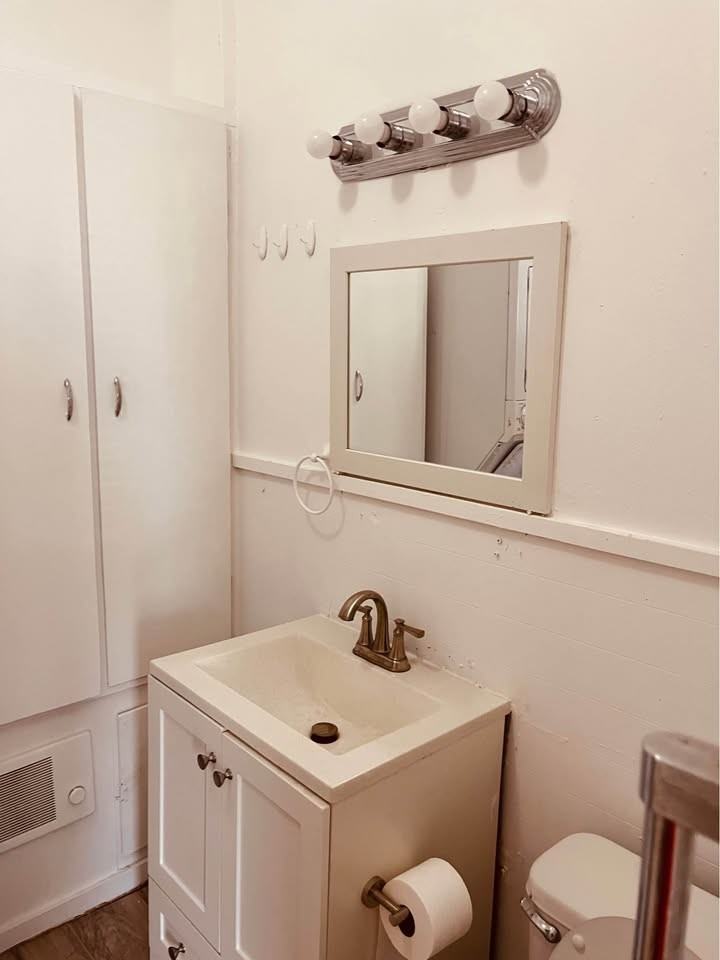 431 E Woodard St #102 - Photo 7 of 12