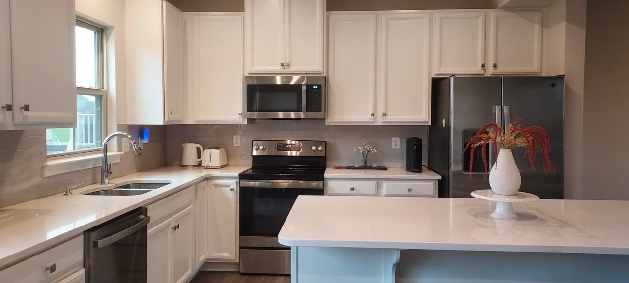 Lampl Ln #4007 - Photo 3 of 15