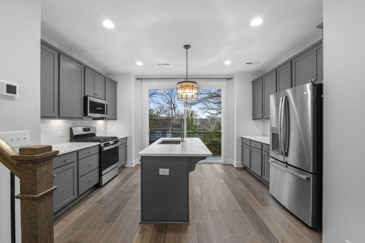 644 W End Dr #1 - Photo 5 of 40