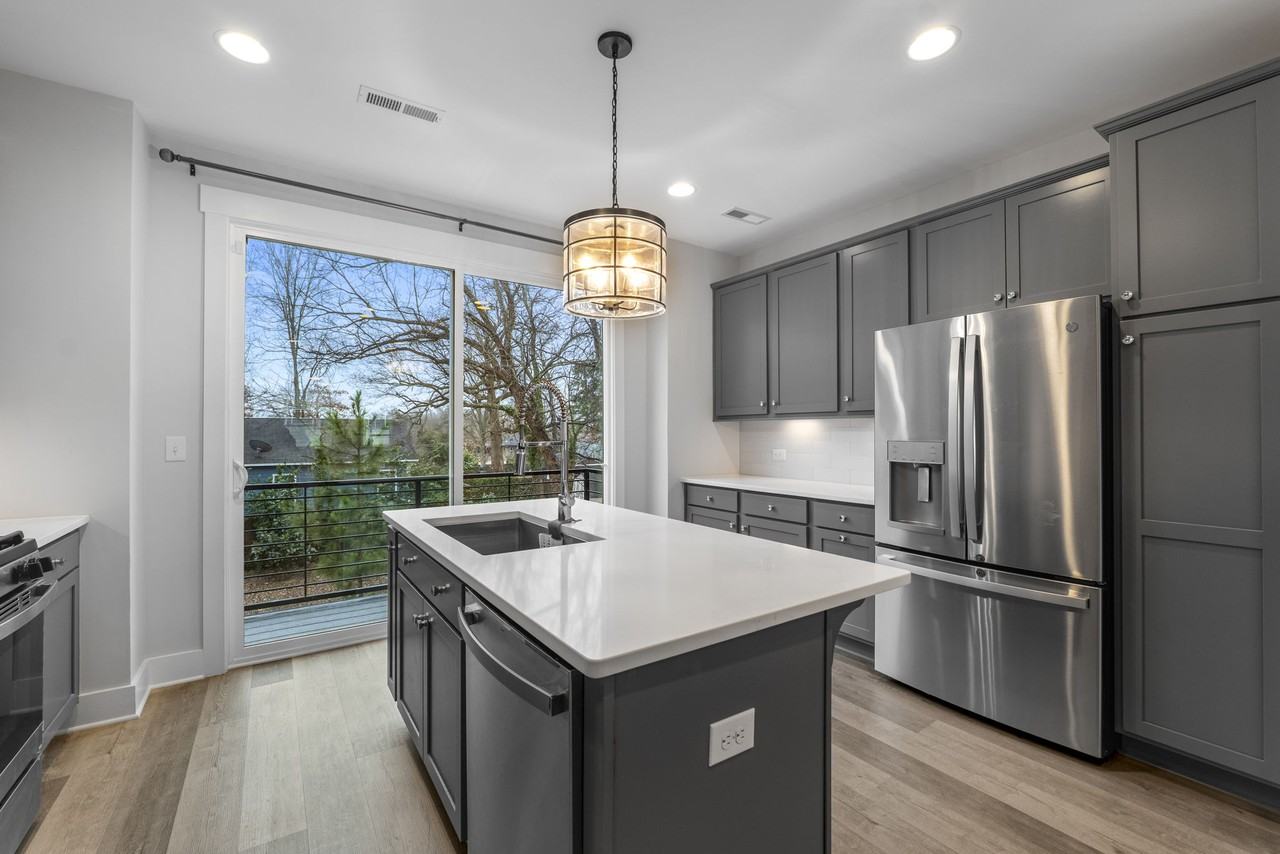 644 W End Dr #1 - Photo 6 of 40