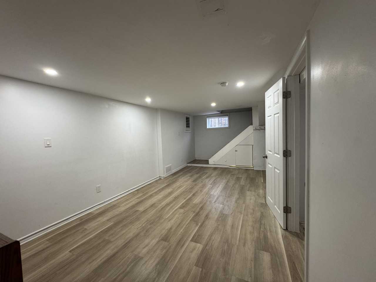 42 Bloomfield Ave Lowr - Photo 3 of 10