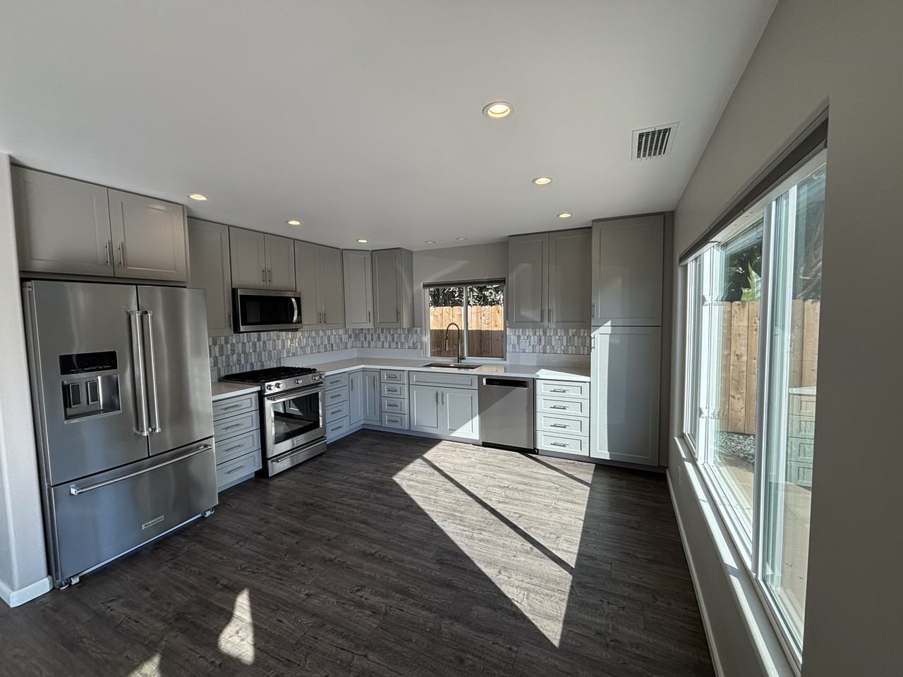 851 N Vulcan Ave #1 - Photo 4 of 21