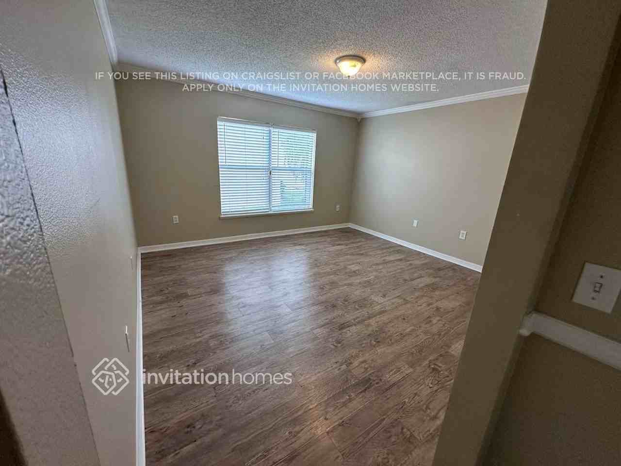 4725 Willamette Cir - Photo 3 of 5