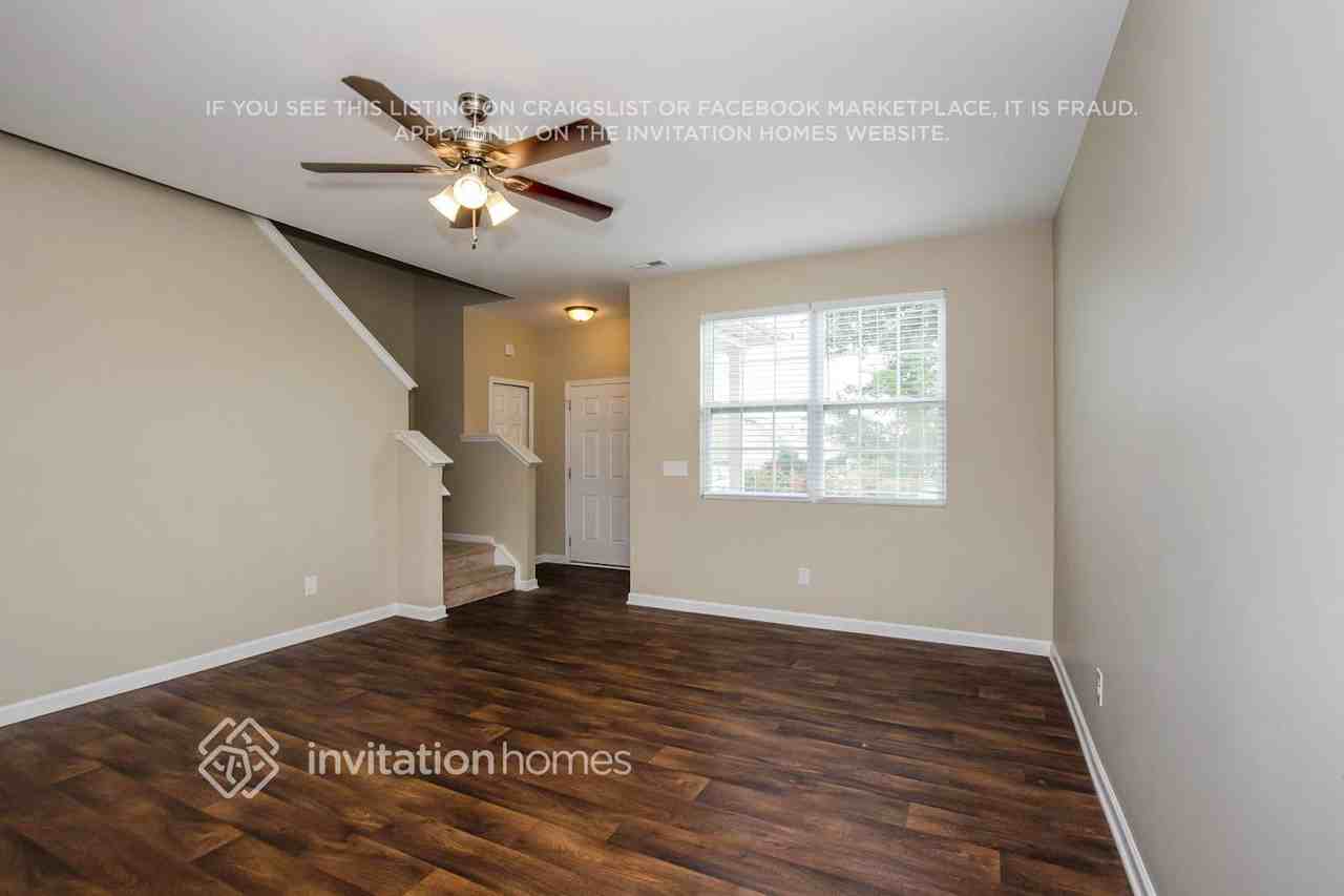 4007 Blue Stream Ln - Photo 5 of 23