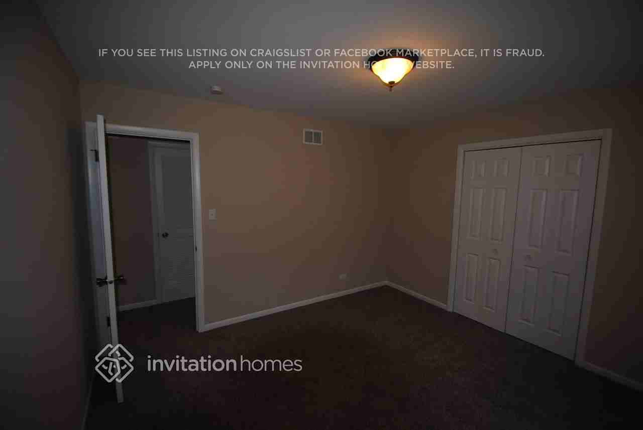 8732 Oak Park Ave - Photo 4 of 10