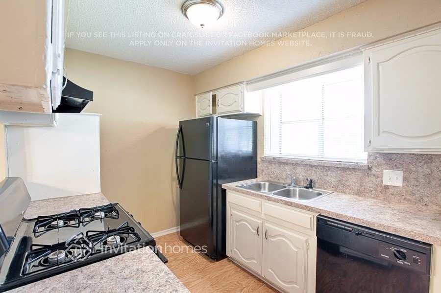 418 Longworth Blvd - Photo 7 of 19