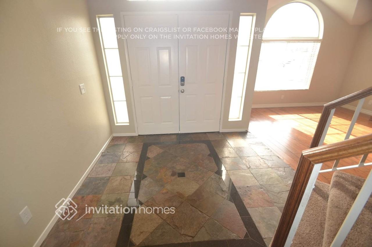 22557 Sheffield Dr - Photo 3 of 17