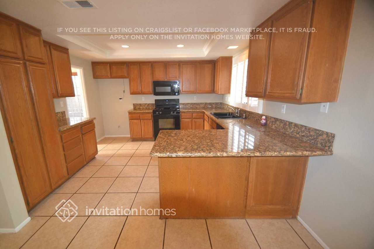 22557 Sheffield Dr - Photo 5 of 17