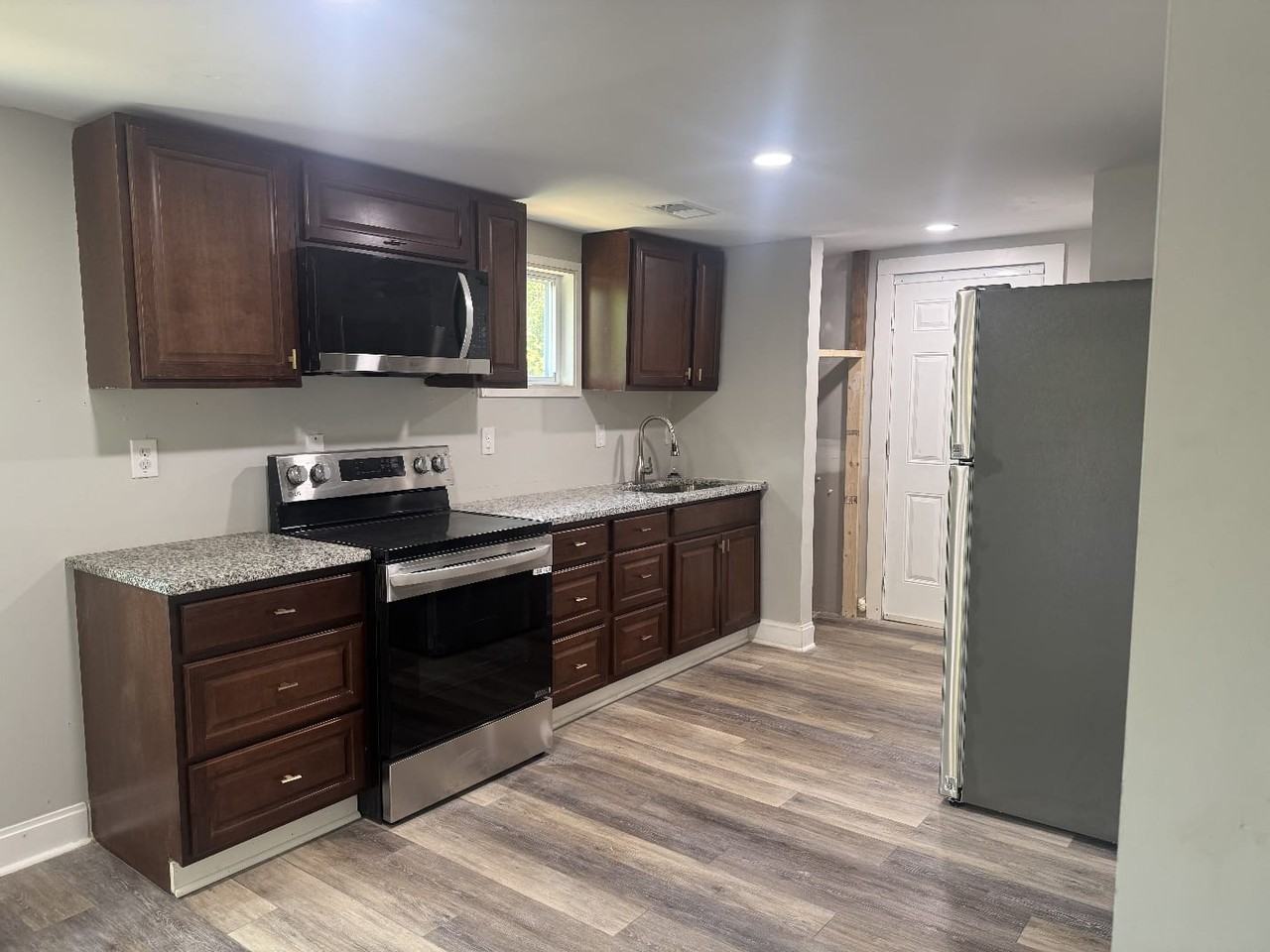 2032 Lowe St #A - Photo 2 of 7