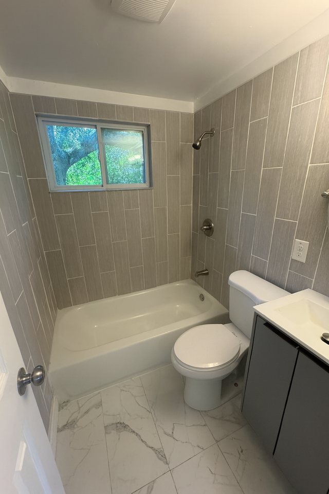 2032 Lowe St #A - Photo 7 of 7