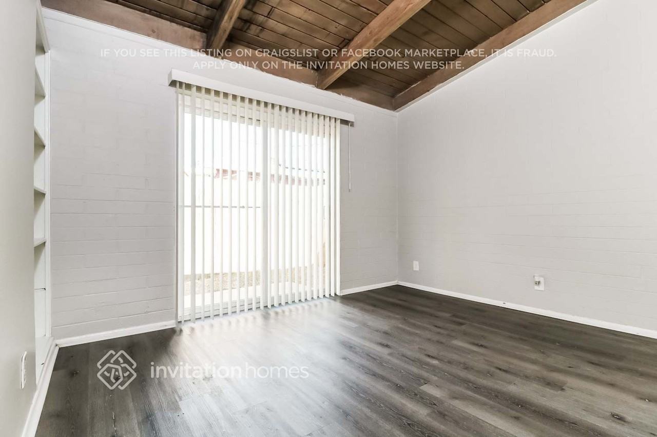 6532 N 59th Dr #B - Photo 2 of 15