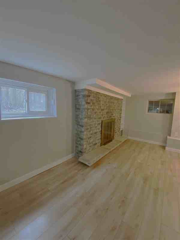 99 Eastwood Ave - Photo 7 of 9