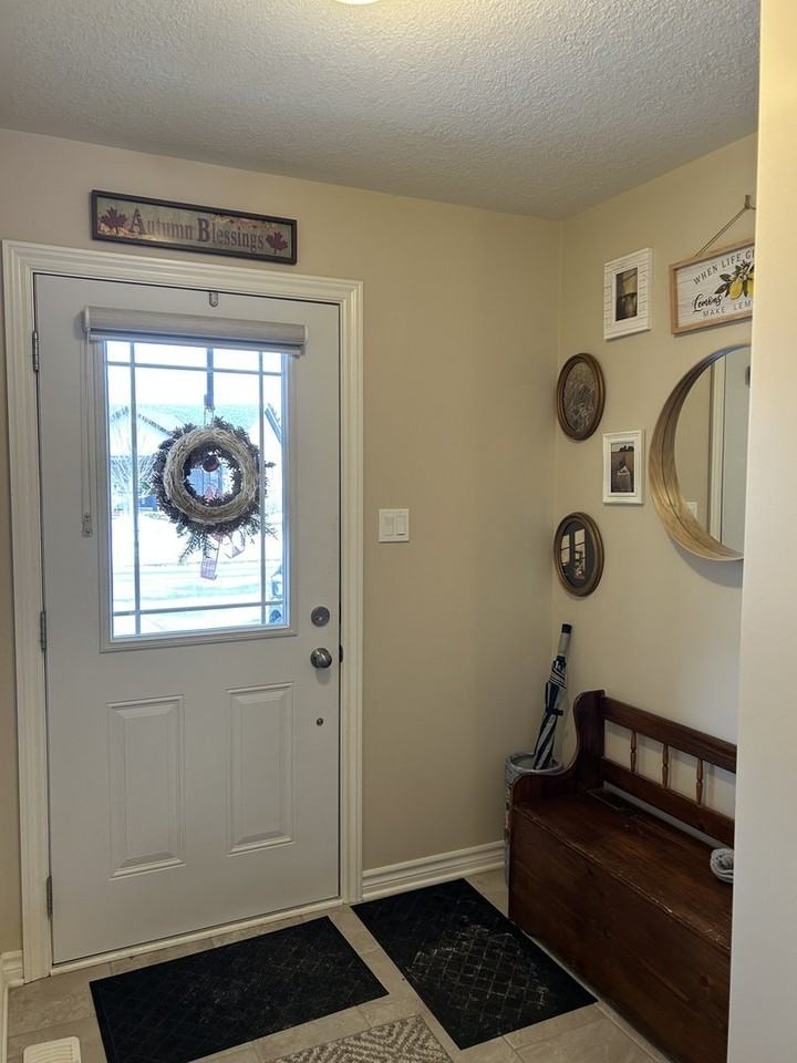 327 Napier Lane - Photo 2 of 21