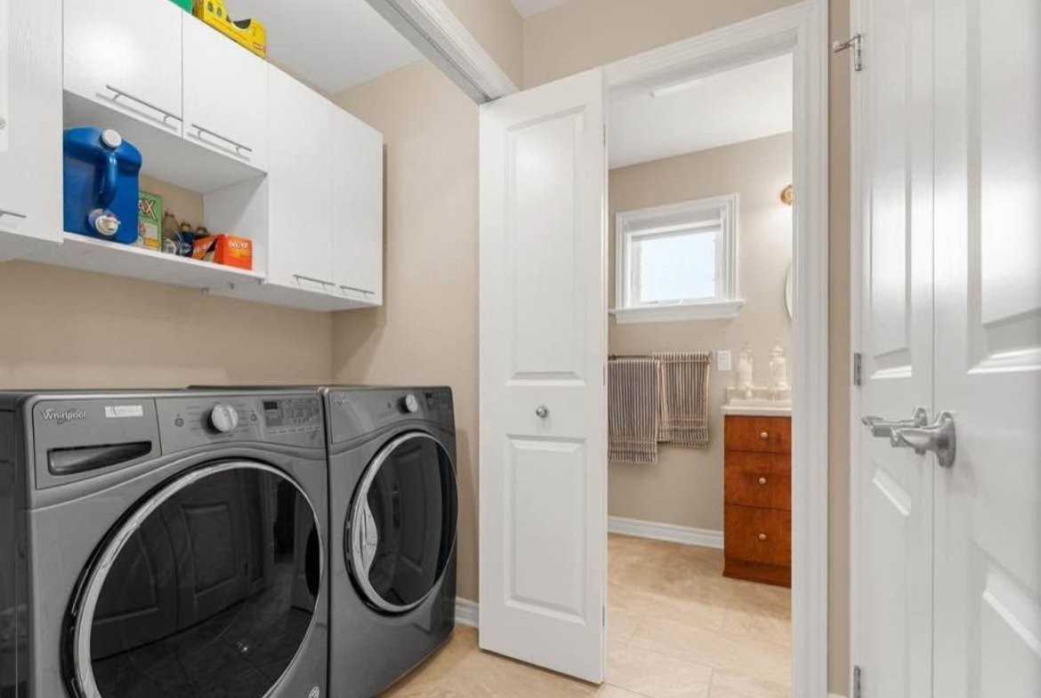 327 Napier Lane - Photo 3 of 21