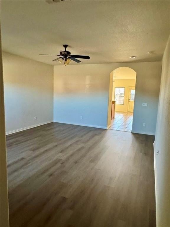 938 Kensington Dr - Photo 4 of 11