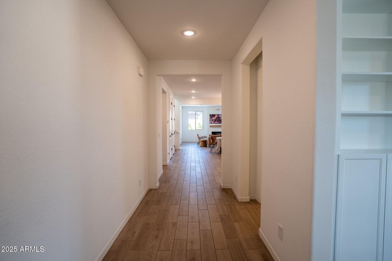 4368 N Pioneer Dr - Photo 5 of 50