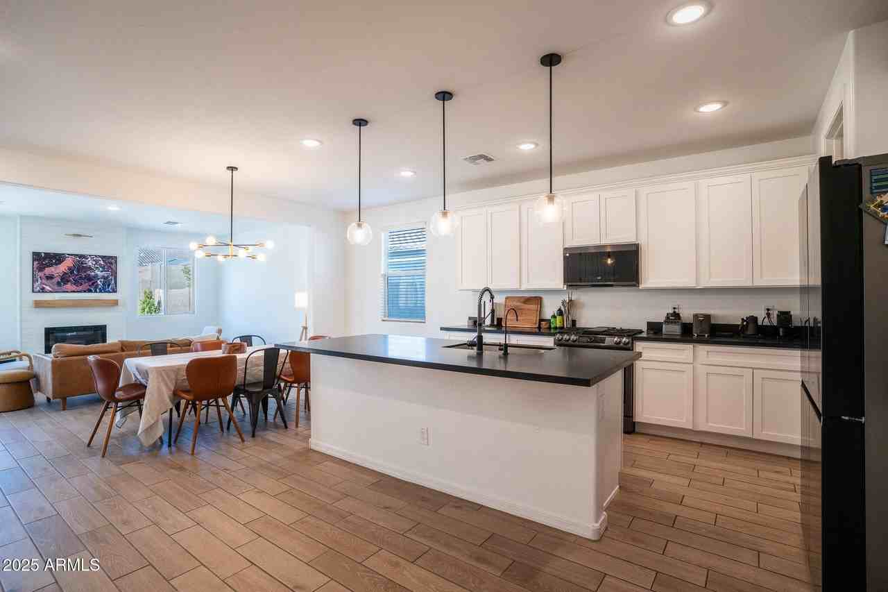 4368 N Pioneer Dr - Photo 7 of 50