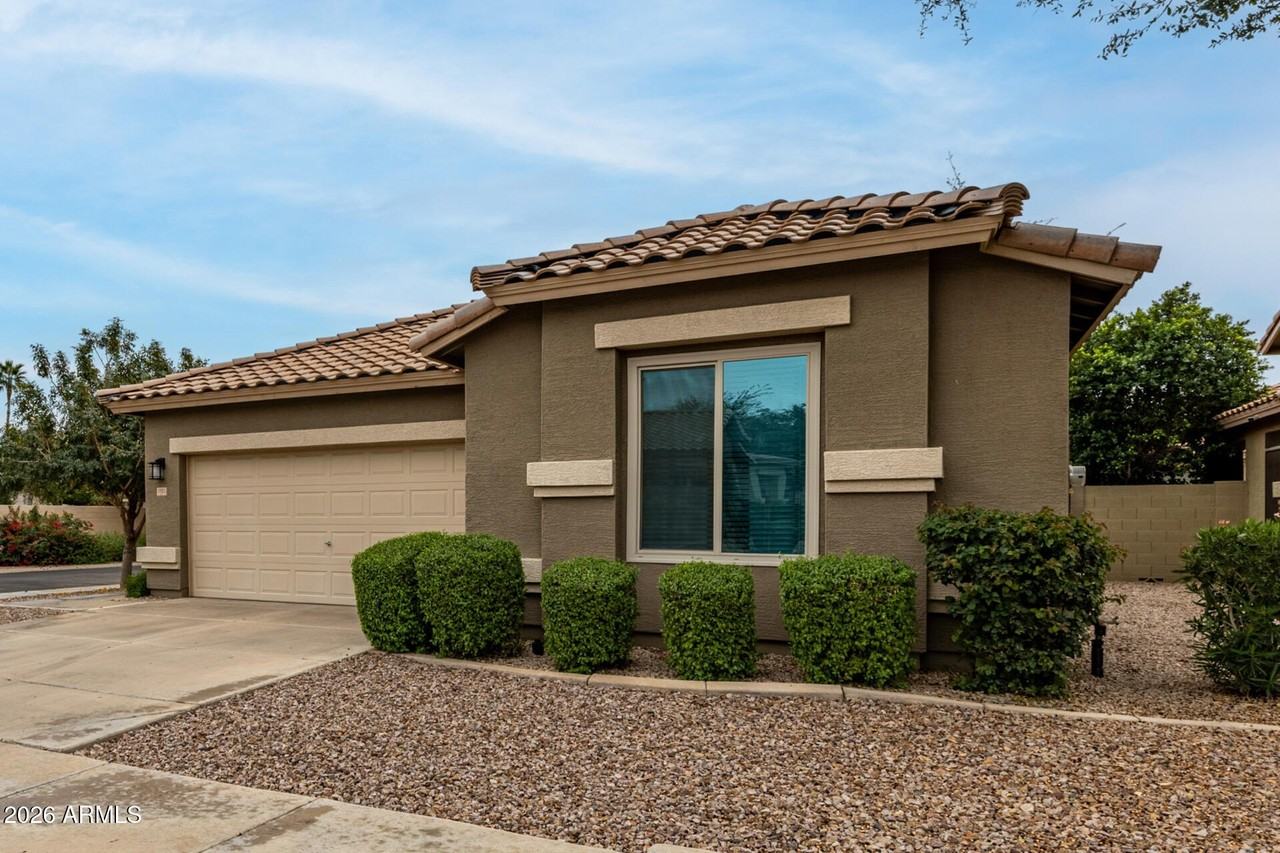 1991 E Browning Pl - Photo 3 of 37