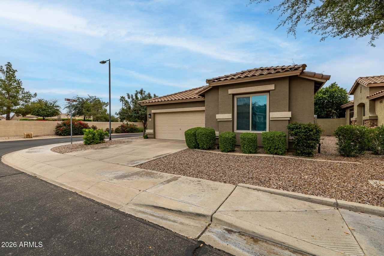 1991 E Browning Pl - Photo 4 of 37