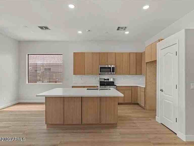 2918 E Harwell Rd - Photo 3 of 12