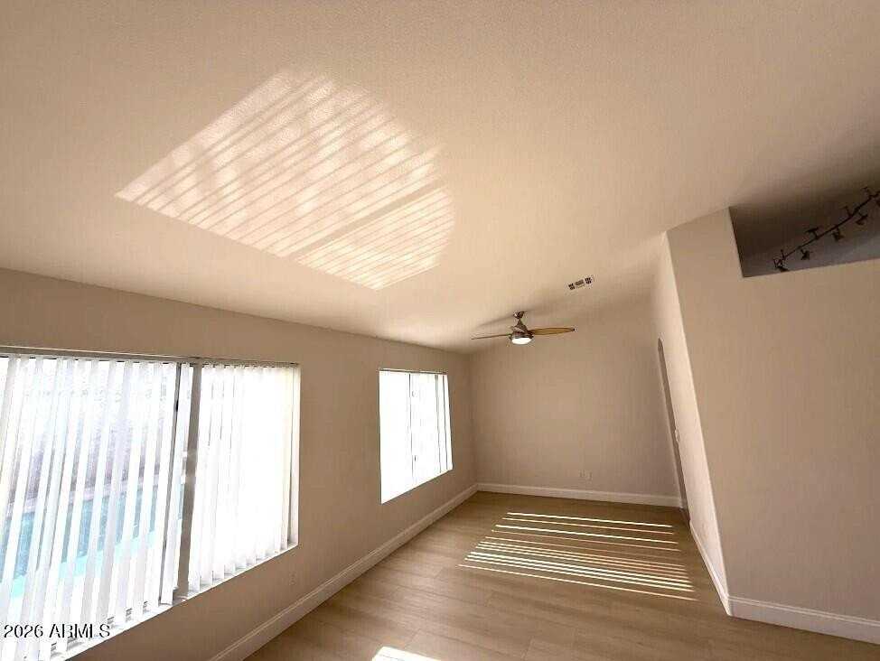 913 W Horseshoe Ave - Photo 6 of 19