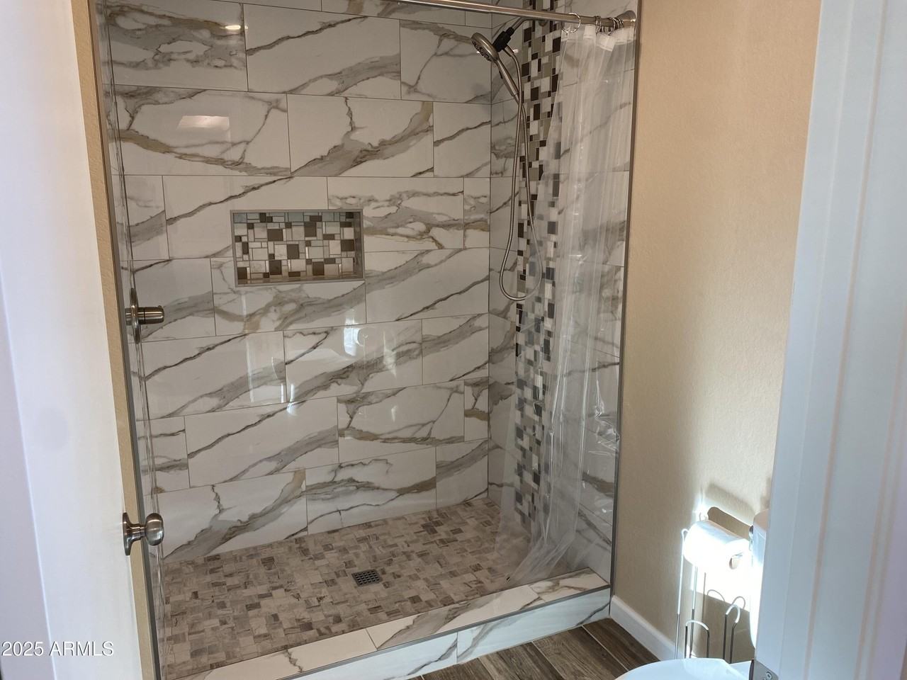 9205 N 59th Ave Unit 108 #108 - Photo 5 of 27