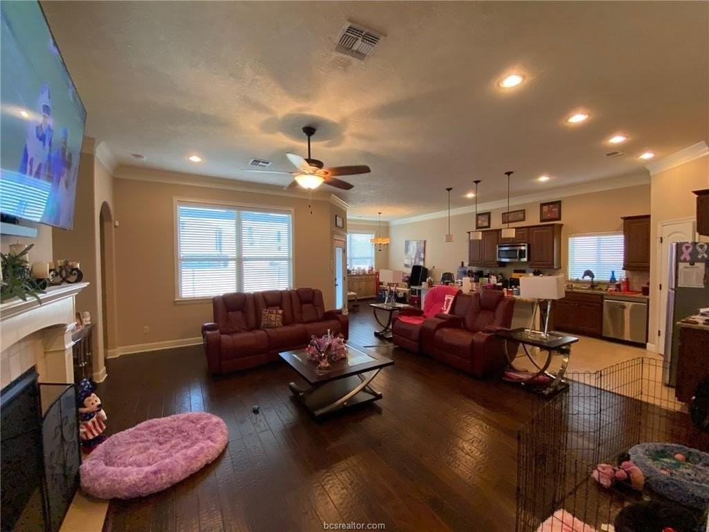 4261 Rocky Rhodes Dr - Photo 6 of 16