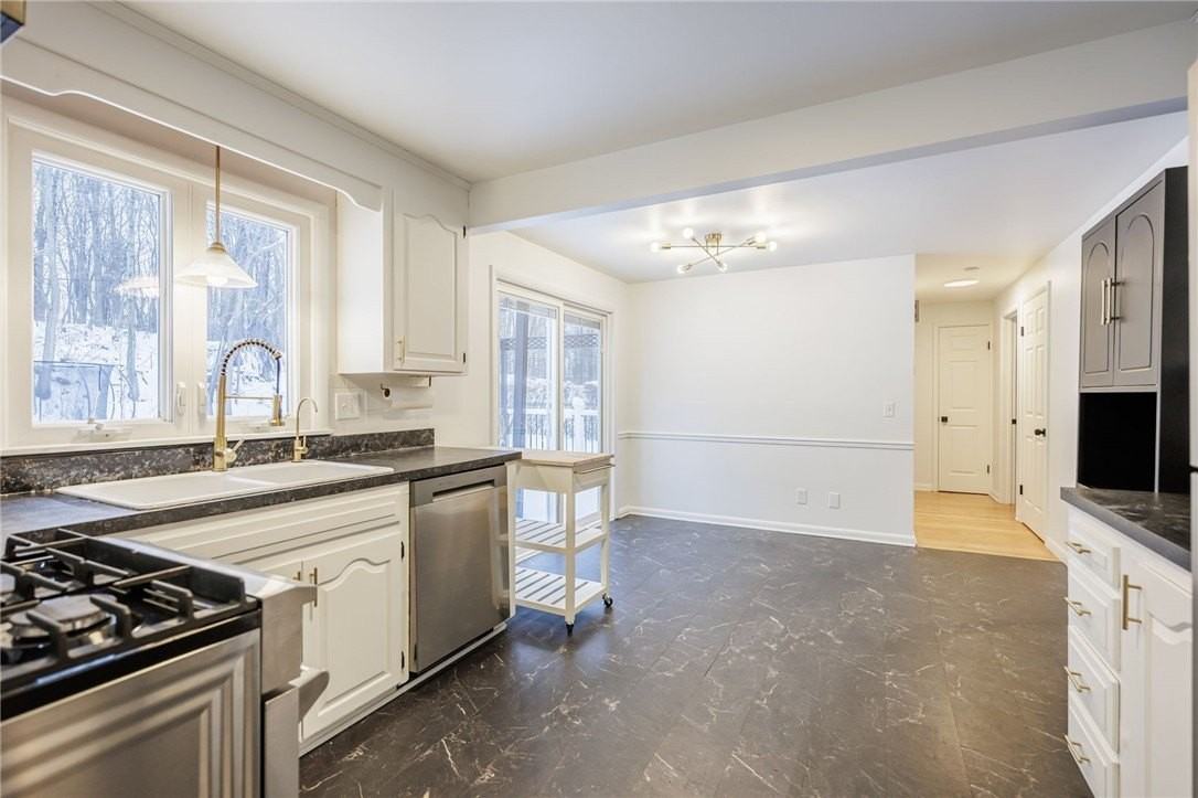 105 Chestnut Dr - Photo 4 of 50