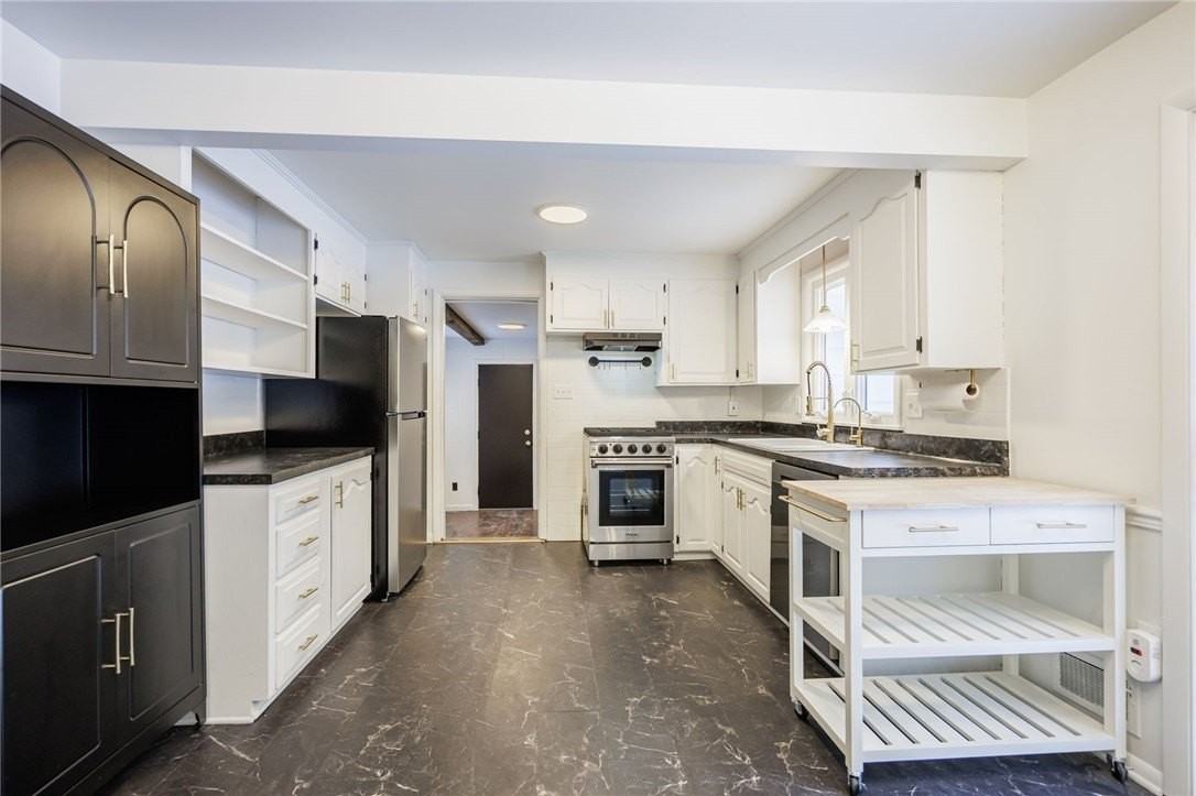 105 Chestnut Dr - Photo 5 of 50