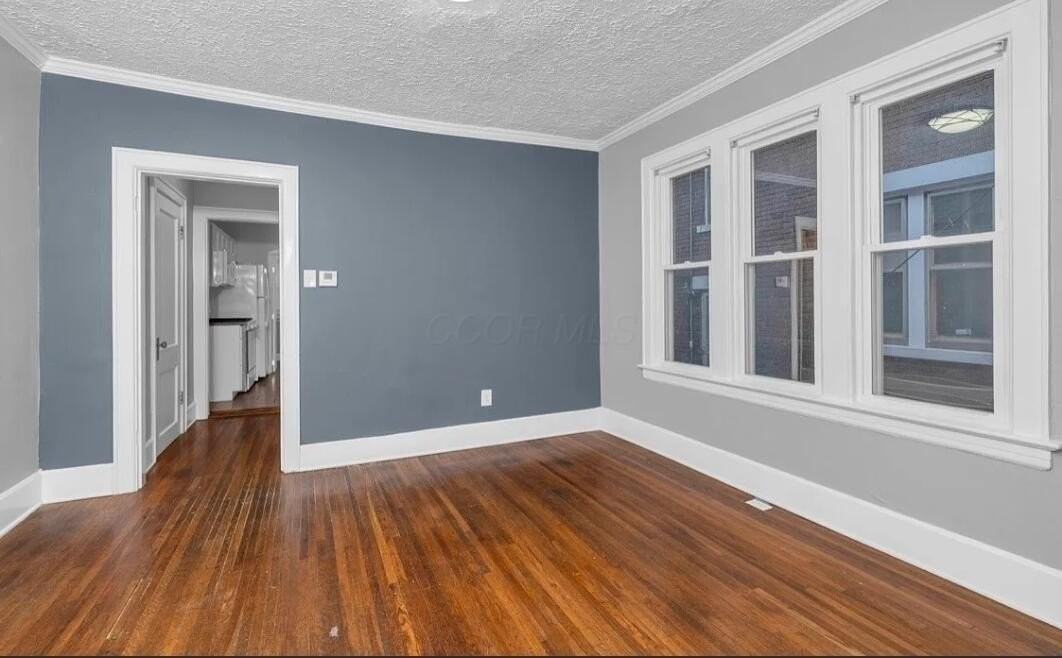 1479 Bryden Rd - Photo 5 of 21