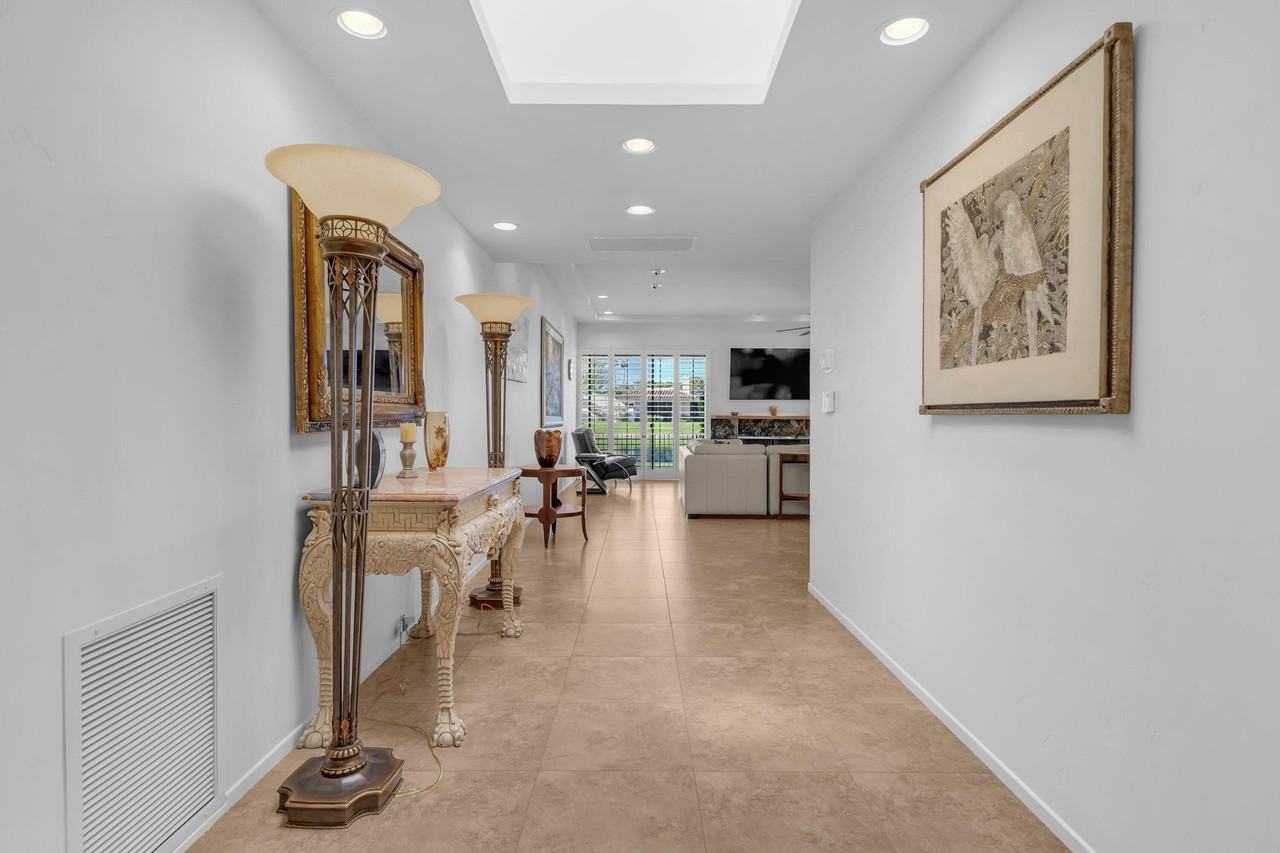 10 Colgate Dr - Photo 4 of 46