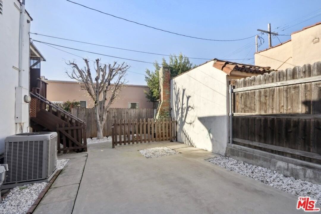 S Ogden Dr - Photo 7 of 10