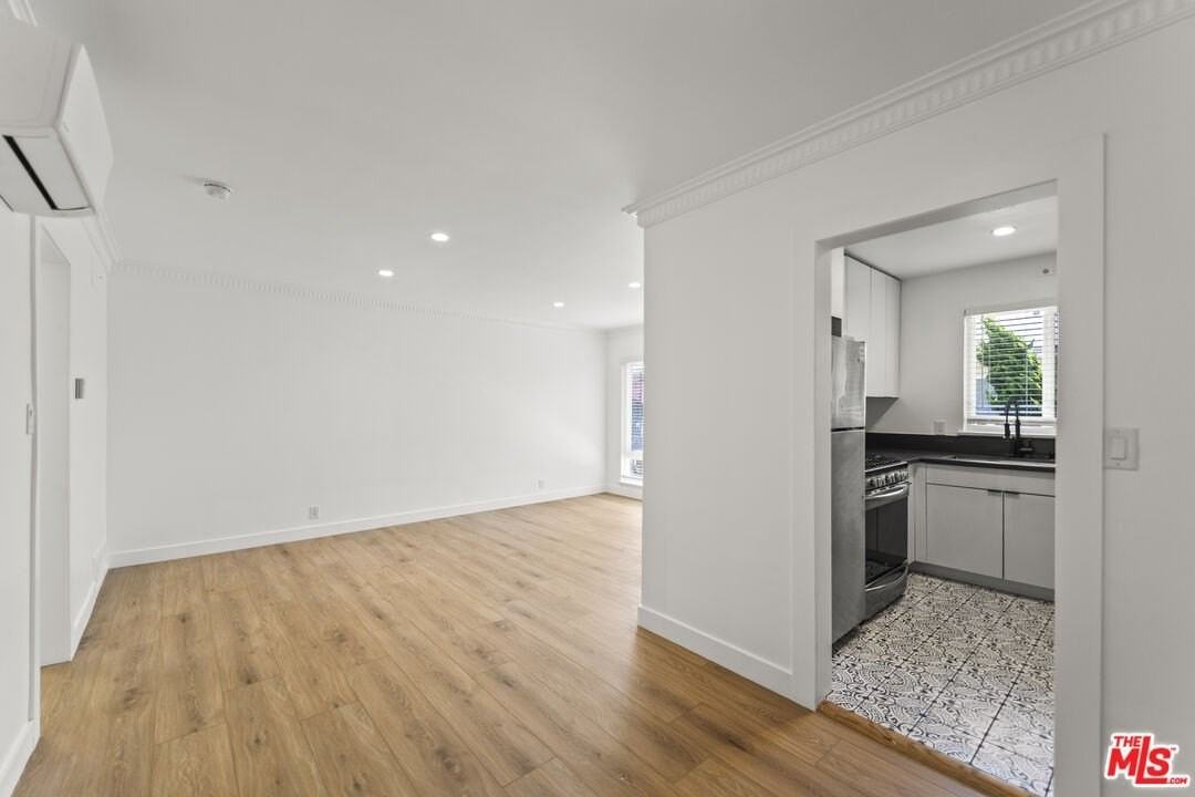 934 2nd St Apt 3 #3 - Photo 6 of 14