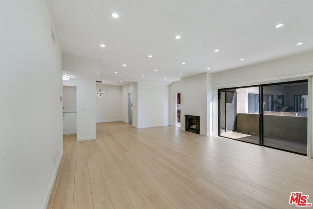 1727 S Bentley Ave Apt 207 #207 - Photo 2 of 33