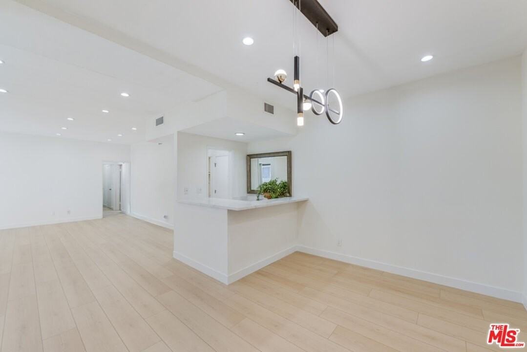 1727 S Bentley Ave Apt 207 #207 - Photo 4 of 33