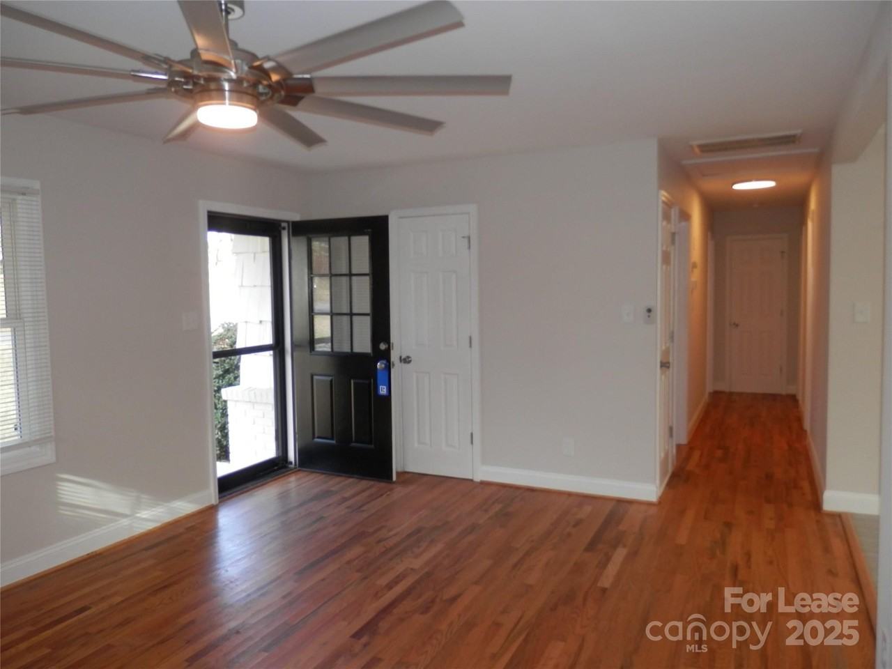 1332 Edgewater Dr - Photo 3 of 26