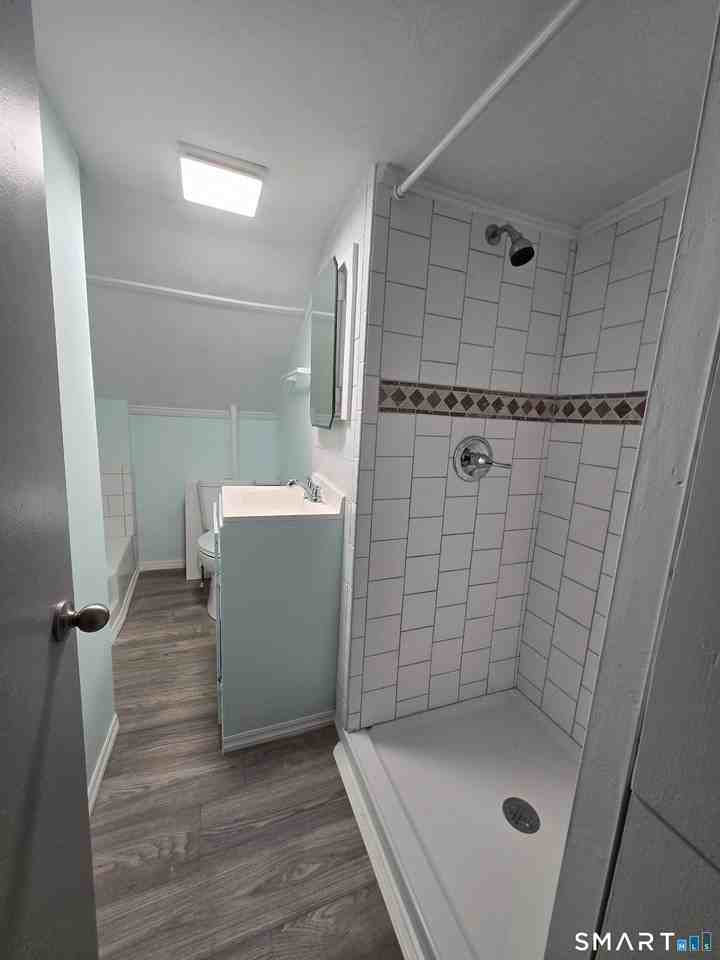 11 Tiffany St - Photo 7 of 11