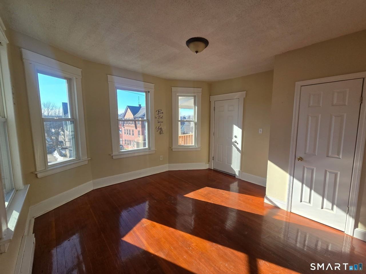 75 Alma St - Photo 2 of 6