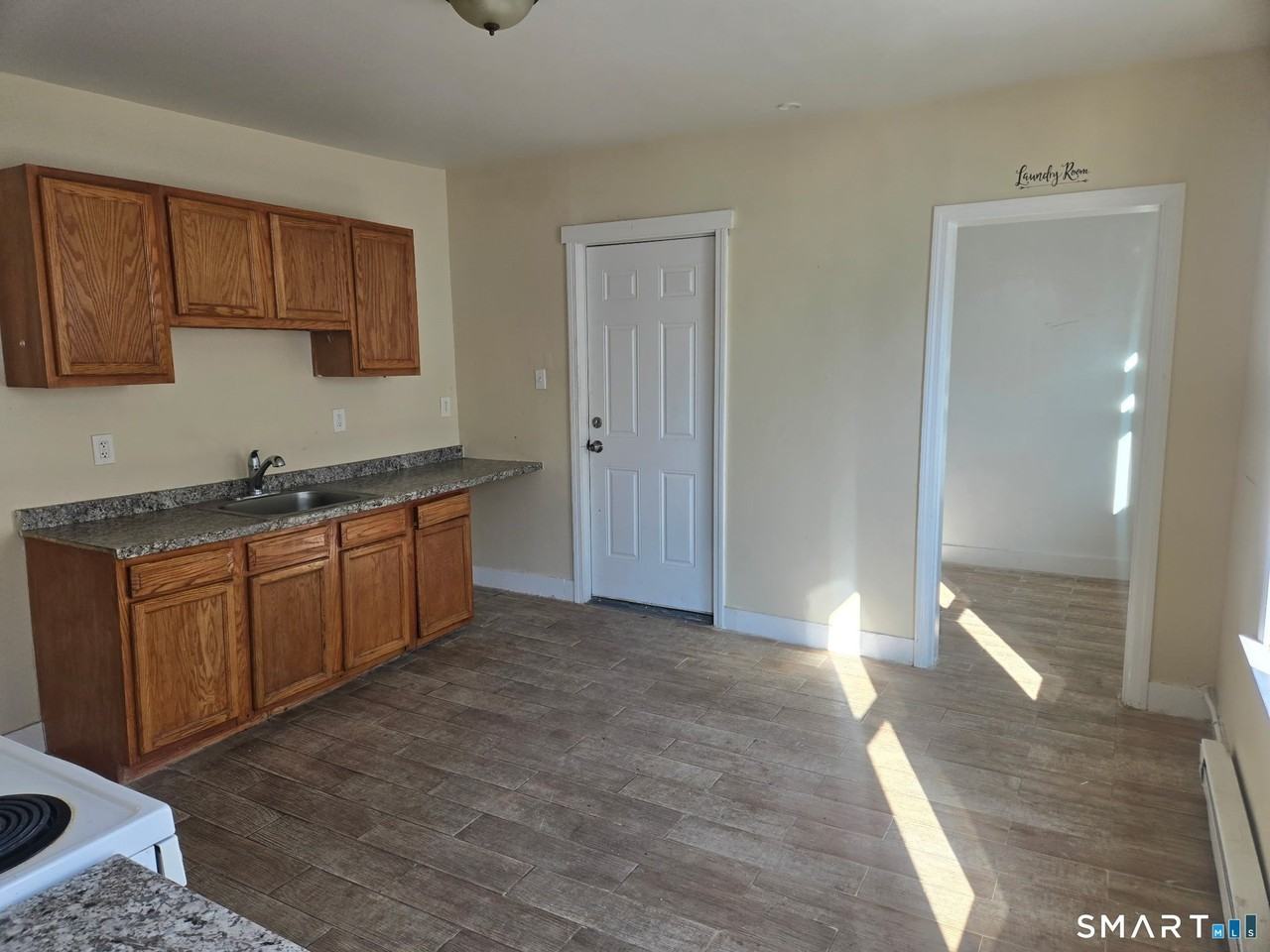 75 Alma St - Photo 5 of 6