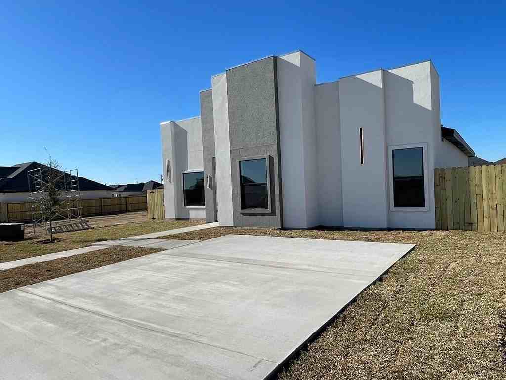 3264 Ethel Dr - Photo 2 of 37