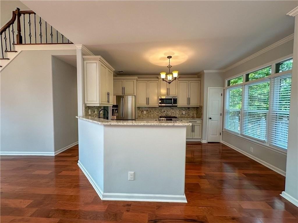 3255 Park Chase - Photo 6 of 27