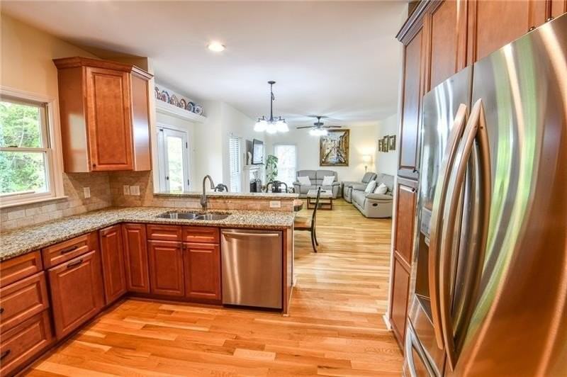 1865 Oak Tree Holw - Photo 5 of 35