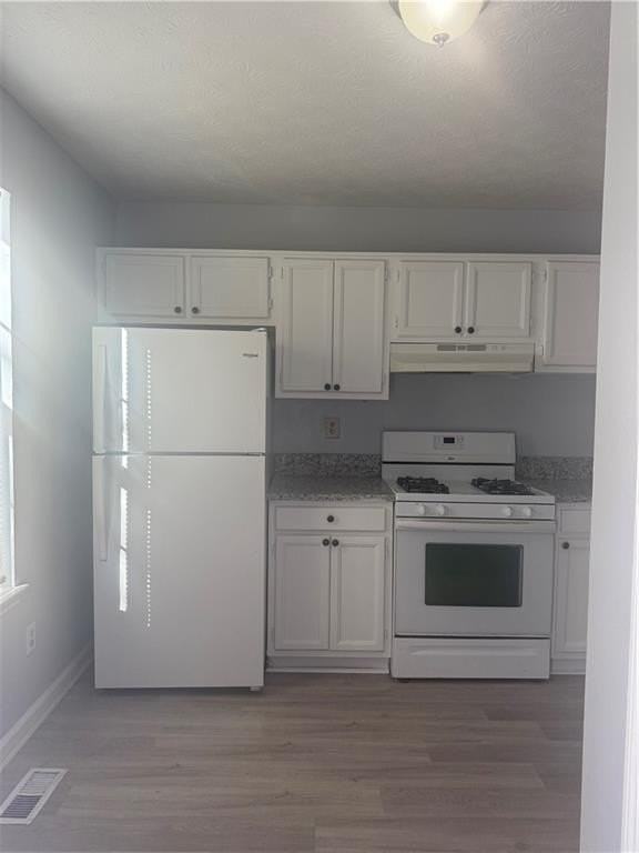 3512 Kennesaw Station Dr Nw - Photo 3 of 17