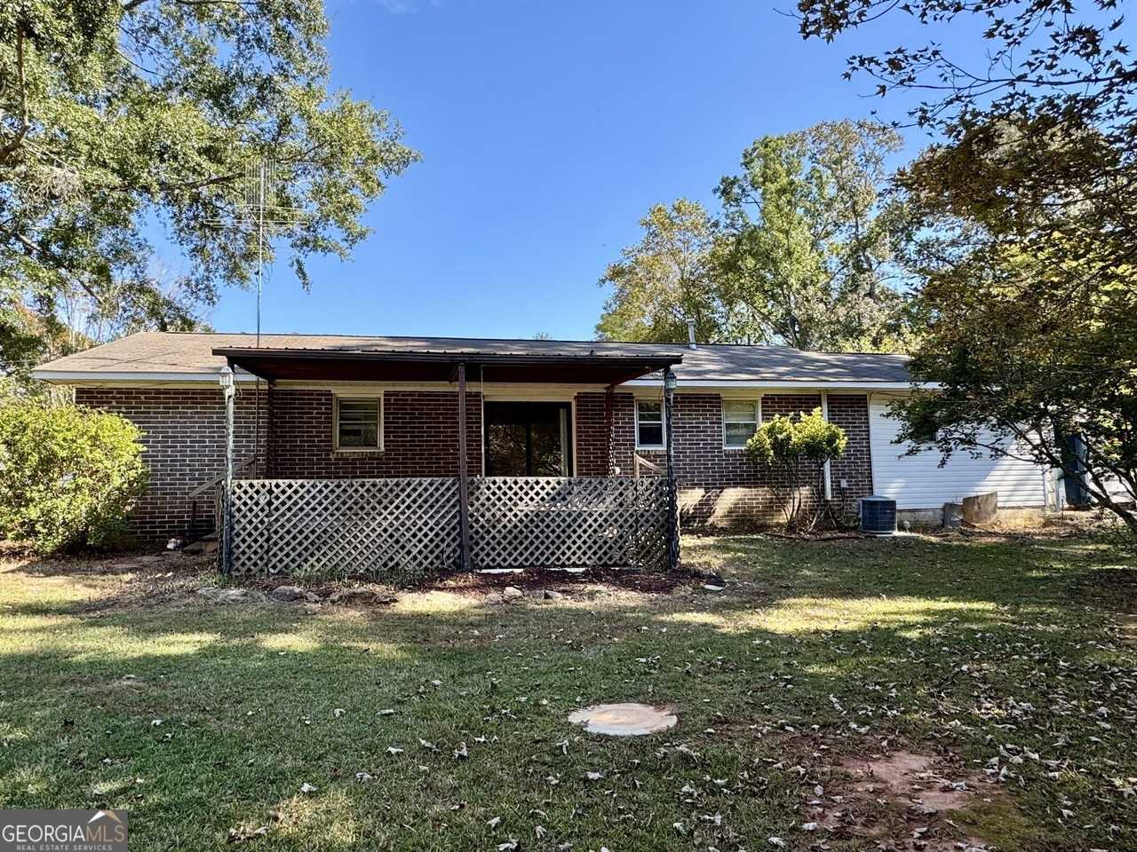 606 Viewpoint Dr - Photo 2 of 4