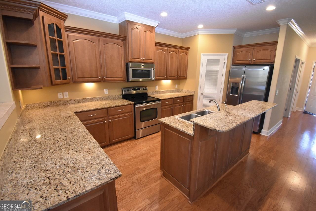 102 Miller Dr - Photo 3 of 18