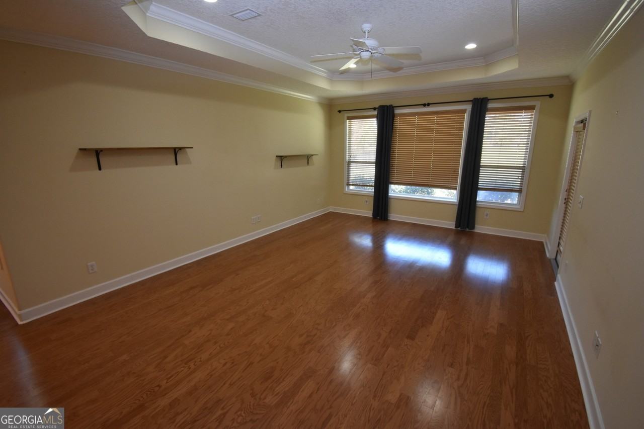 102 Miller Dr - Photo 7 of 18