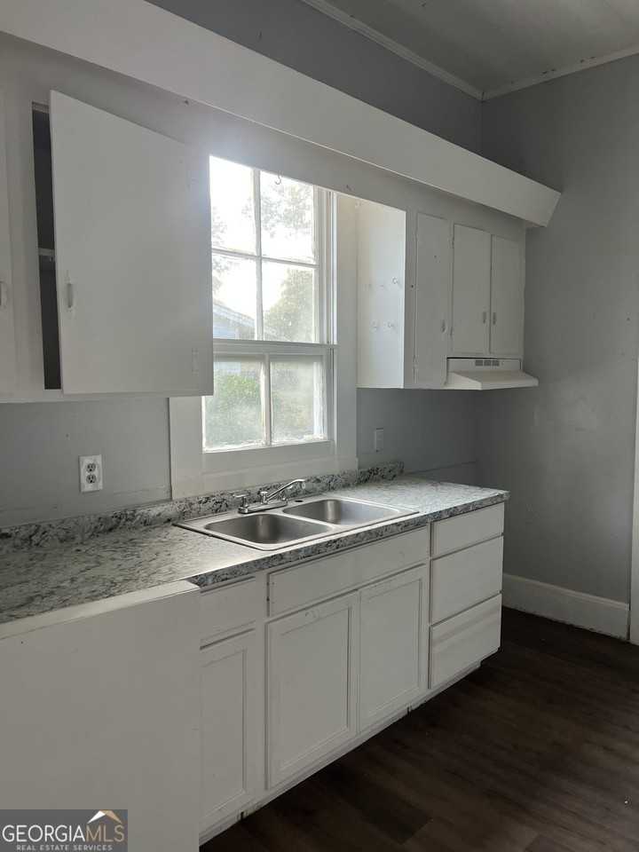 92 Woodlawn Ave #A - Photo 6 of 10