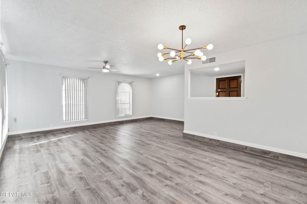 200 S Maryland St - Photo 7 of 25