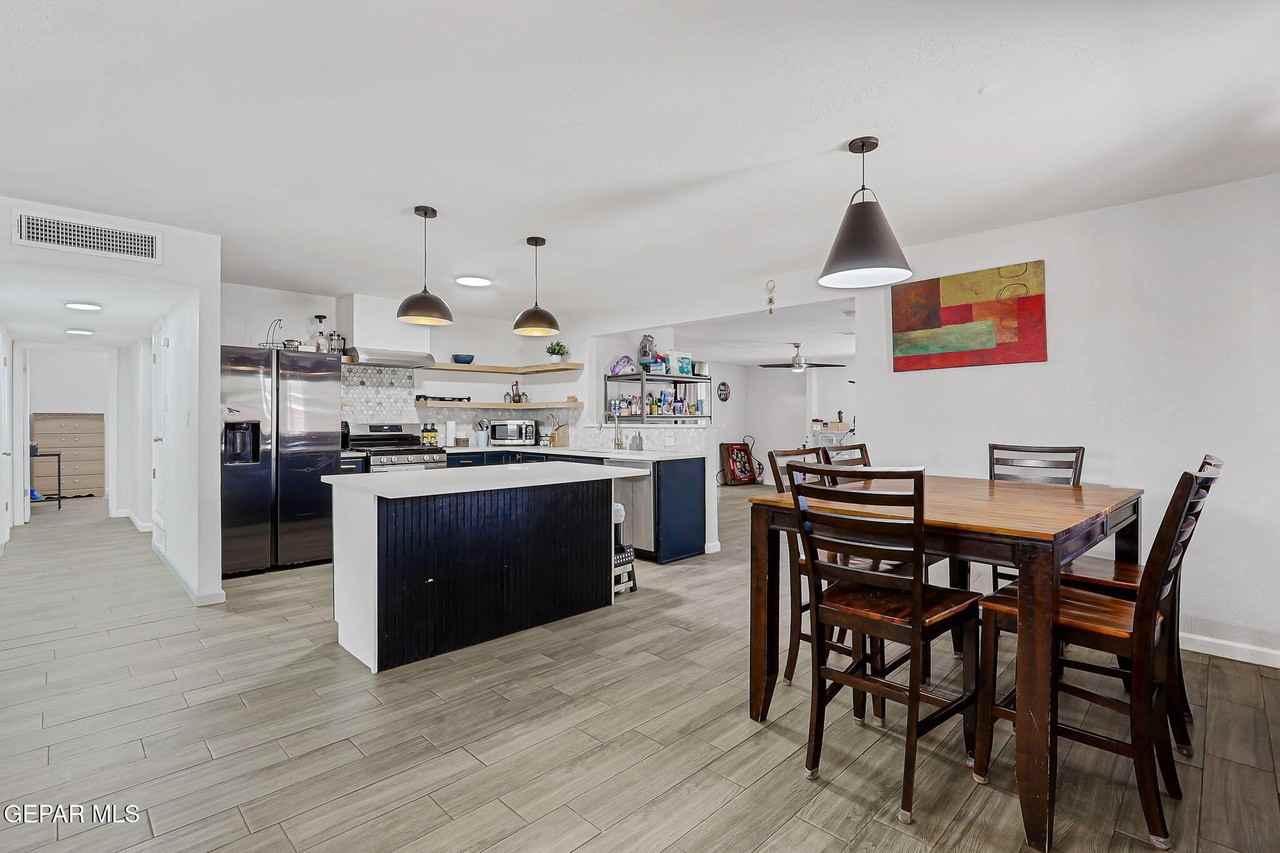 9128 Diana Dr - Photo 6 of 39