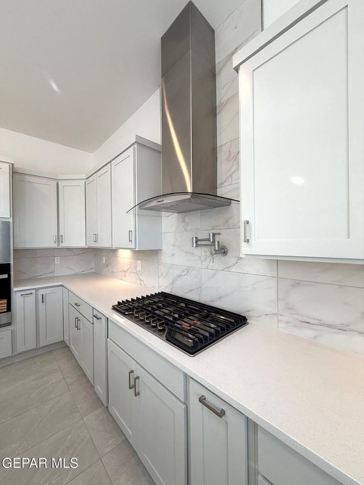 13912 Garforth Ave - Photo 5 of 26